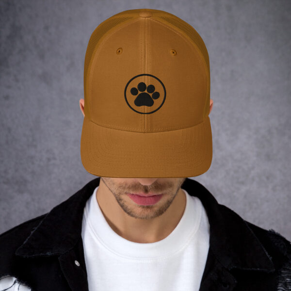Trucker Cap With Black Color Pet Leg - Image 4