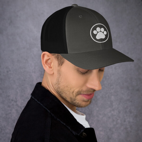 Trucker Cap With Pet Leg - Image 15