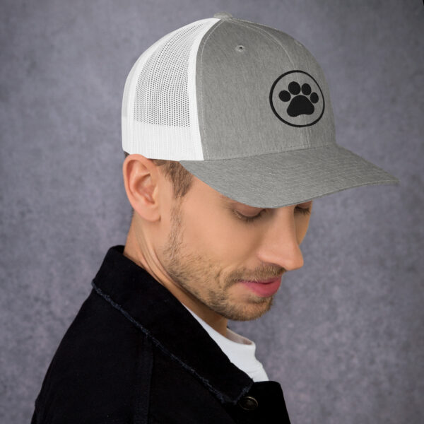 Trucker Cap With Black Color Pet Leg - Image 18