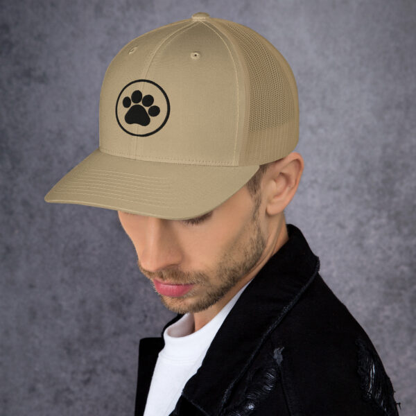 Trucker Cap With Black Color Pet Leg - Image 23