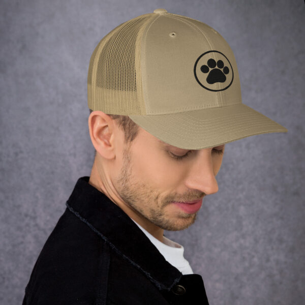 Trucker Cap With Black Color Pet Leg - Image 24