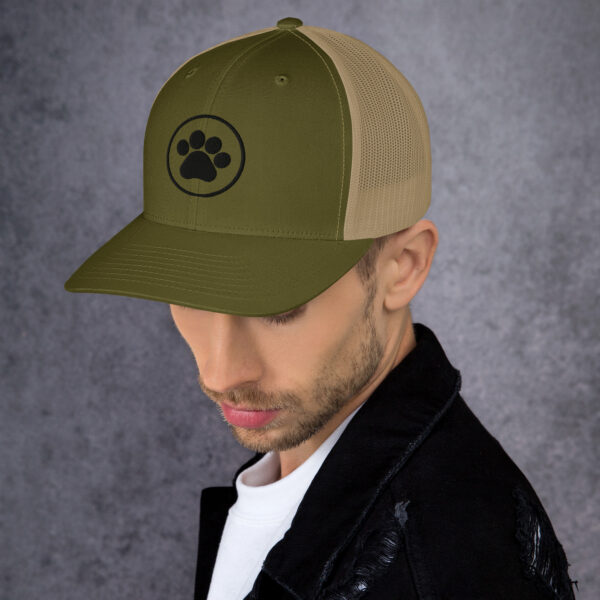 Trucker Cap With Black Color Pet Leg - Image 26