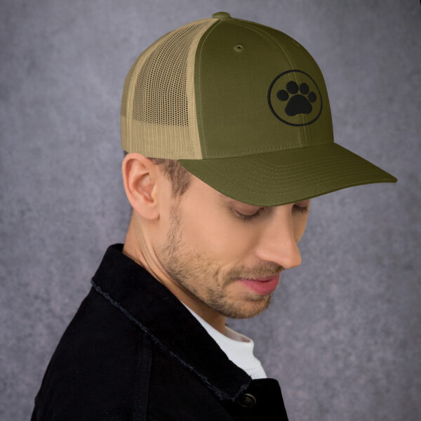 Trucker Cap With Black Color Pet Leg - Image 27