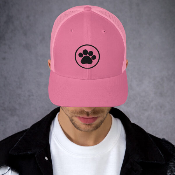 Trucker Cap With Black Color Pet Leg - Image 10