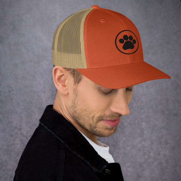 Trucker Cap With Black Color Pet Leg - Image 9
